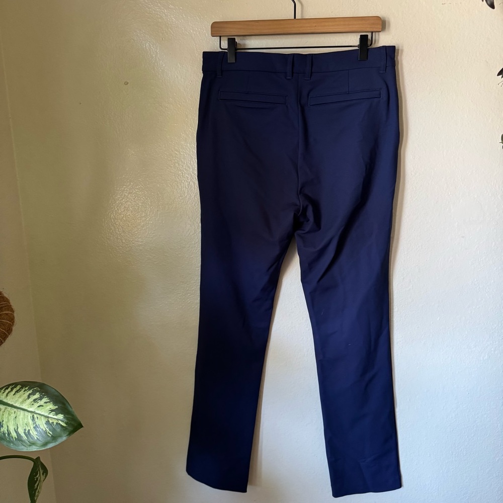 Away | The Streamline Pants - Picture 3 of 6